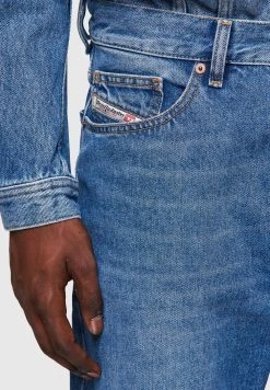 Prix De Rêve Diesel D MACS MG - Jean droit jeans normale homme -Boutique France Diesel 154c26a16e04424e8948c525fb546044