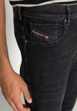 Diesel FINING - Jean droit Prix Raisonnable jeans normale homme -Boutique France Diesel 19f2266954f34b168be5c48d1d87ece1