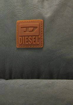 Diesel VIOLANO UNISEX - Sac à dos Promos sacs et bagages compartiment pour pc portable -Boutique France Diesel 1c0c298f2dd04ea6bd4dbf98b644575d