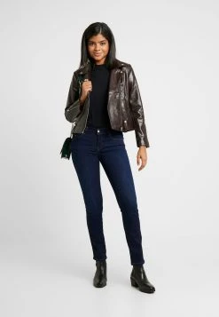 Diesel D-SANDY - Jean slim qualité absolue jeans basse female -Boutique France Diesel 1c7571f4b75b4efd8a938774cea2f083