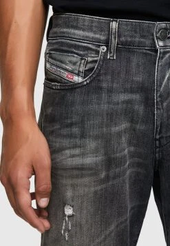 Diesel D-STRUKT - Jean slim 50% Off De Vente jeans normale homme 8 Diesel D-STRUKT - Jean slim 50% Off De Vente jeans normale homme -Boutique France Diesel 1eab1db718a74d048eb9af155bc5e44a
