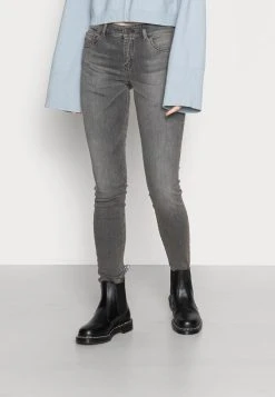 Prix Aimable Diesel SLANDY - Jeans Skinny normale female