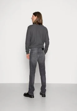 Remise En Ligne Diesel VOCS - Jean droit jeans normale homme -Boutique France Diesel 20d74f8f80d9494193f6b45f64cd88b0