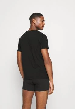 Diesel Rabais UMTEE MICHAEL 3 PACK - Haut de pyjama pyjamas col en v profond homme 8 Diesel Rabais UMTEE MICHAEL 3 PACK - Haut de pyjama pyjamas col en v profond homme -Boutique France Diesel 22c4d581bf4c43eeb3e240e95c6173d3