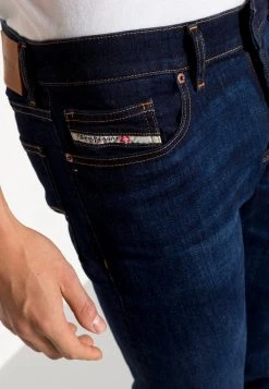 Prix Cassé Diesel LUSTER - Jean slim jeans normale male -Boutique France Diesel 25768ee4cd9d490c8dabdfec2d3a1c58