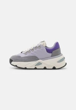 Diesel Prix Réduit S-HERBY TREK - Baskets basses sneakers rond femme 13 Diesel Prix Réduit S-HERBY TREK - Baskets basses sneakers rond femme -Boutique France Diesel 2a2527bd5bf14d78b41045e55c327c98
