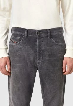 Diesel Réduction D MACS - Jean droit jeans normale homme 9 Diesel Réduction D MACS - Jean droit jeans normale homme -Boutique France Diesel 2afdb3faa4994f83b947cad5d569cb3e