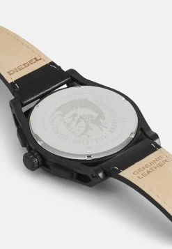 Diesel TIMEFRAME - Montre à aiguilles Rabais montres et bijoux boucle ardillon homme 8 Diesel TIMEFRAME - Montre à aiguilles Rabais montres et bijoux boucle ardillon homme -Boutique France Diesel 30fb8c3be225472b8d619c90acb2e352