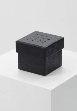 Prix Dynamité Diesel Bague montres et bijoux couleur unie homme -Boutique France Diesel 325c0c920265407e92ad602457d8e470