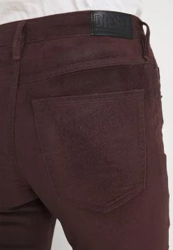 Diesel Qualité Excellente BABHILA - Pantalon classique pantalons normale female 11 Diesel Qualité Excellente BABHILA - Pantalon classique pantalons normale female -Boutique France Diesel 32a54650fb3f4e27ba87bd67ae2e74b9
