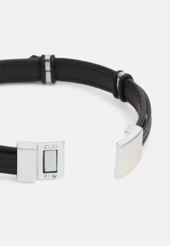 Assurance De l’Authenticité Diesel A-PLAK UNISEX - Bracelet montres et bijoux fermoir aimanté -Boutique France Diesel 3352e2dfe3d9438283fe7b19927c2768