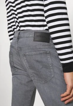 Prix De Lancement Diesel YENNOX - Jean slim jeans normale homme -Boutique France Diesel 347263ea79754a218dc6d10583f79f8e