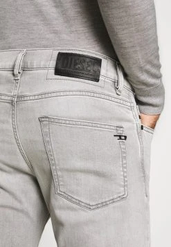 Diesel Jean droit Prix Distinctifs jeans basse male 44 Diesel Jean droit Prix Distinctifs jeans basse male -Boutique France Diesel 35e568713b7048bbbc5e7b00184d4ad6