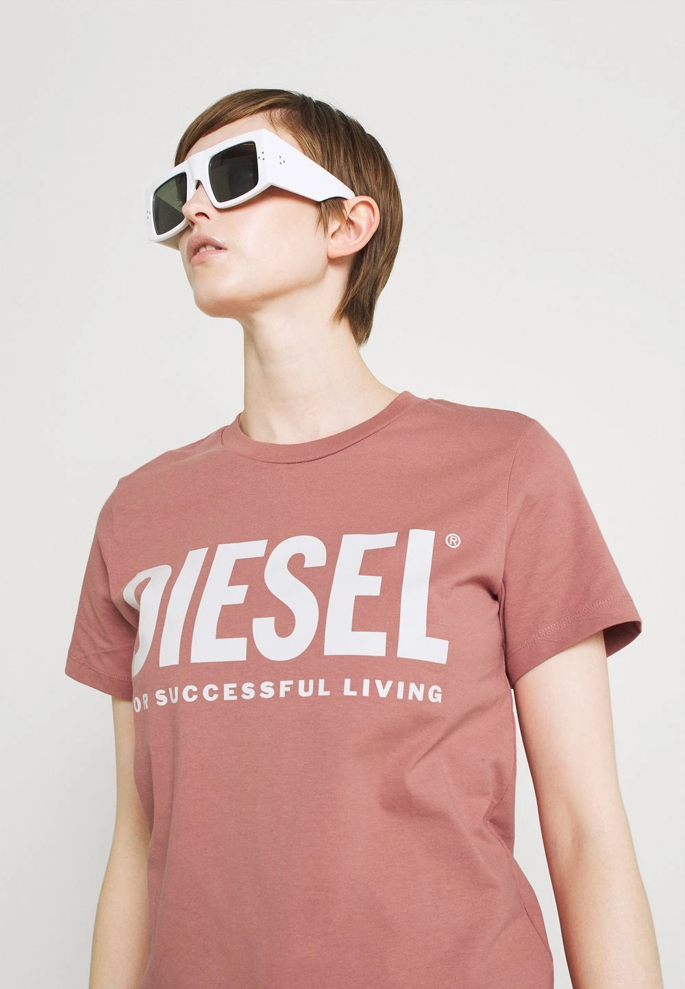 Diesel Prix Compétitif SILY LOGO - T-shirt imprimé t-shirts col rond female 4 Diesel Prix Compétitif SILY LOGO - T-shirt imprimé t-shirts col rond female – Image 4