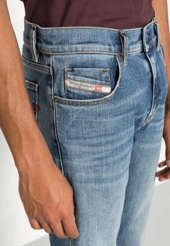 Diesel 2019 D-STRUKT - Jean droit Rabais jeans normale male 18 Diesel 2019 D-STRUKT - Jean droit Rabais jeans normale male -Boutique France Diesel 37a49d118ef24bceb8a6977dcf911f26