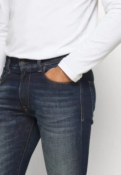 Diesel Jean droit Prix Bradés jeans normale male -Boutique France Diesel 3f15e96afae3415dbcc28b2547a7d6c3