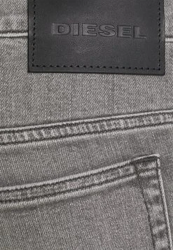 Diesel D YENNOX - Jean slim Prix Réduit jeans normale homme -Boutique France Diesel 41cb74d5a6a146fd938d548c809fe5b2