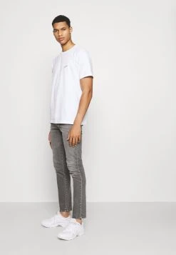 Diesel D YENNOX - Jean slim Prix Réduit jeans normale homme -Boutique France Diesel 41edab8509ce40c68a58c5979cfec47c