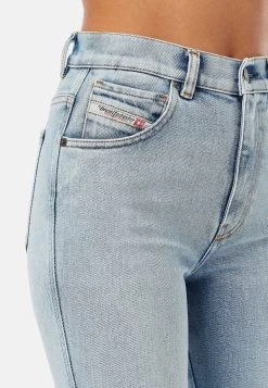 Diesel Jean droit Produit de première qualité jeans normale femme -Boutique France Diesel 4255c76f8019416f9b80db90a39d4a4f