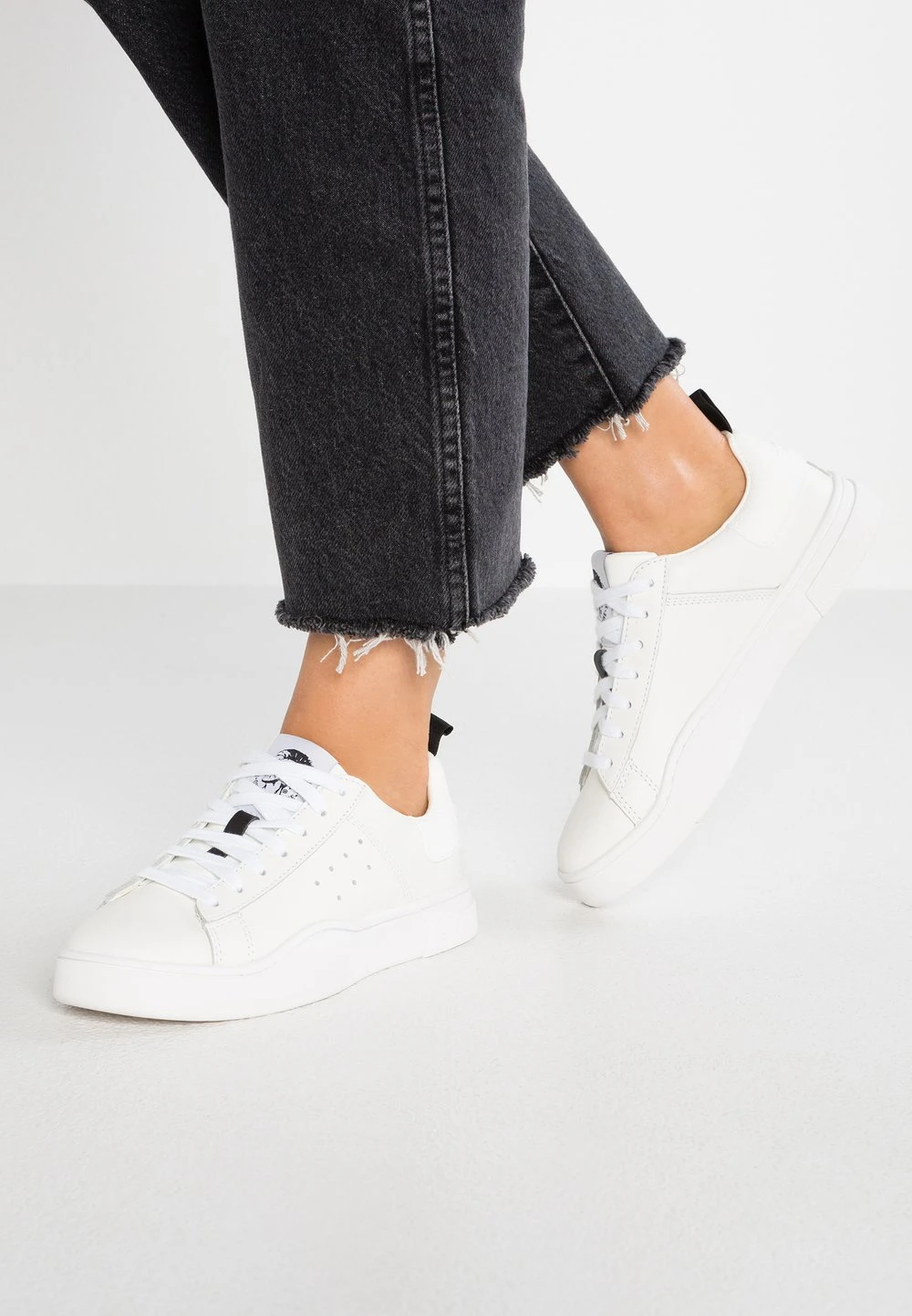 Vendre-Réclame Diesel CLEVER S-CLEVER LOW W - Baskets basses baskets & sneakers rond femme 1 Vendre-Réclame Diesel CLEVER S-CLEVER LOW W - Baskets basses baskets & sneakers rond femme
