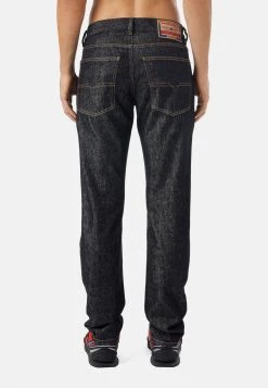 Diesel Se Vend Bas Prix Jean droit jeans normale homme -Boutique France Diesel 4b1b21b9e41649cdadb07f69ca1b5179