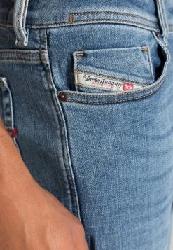 Réduction Diesel 1979 SLEENKER - Jean slim jeans normale homme -Boutique France Diesel 4fbbee4b98f2415f9ae34d952d697a01