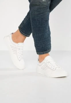 50% Off De Vente Diesel Baskets basses baskets & sneakers rond femme