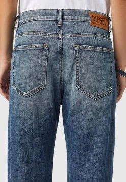 Diesel Prix Bradés Jean droit jeans femme femme -Boutique France Diesel 5f32a99b8db8434ba3be0ba8d7bf8388
