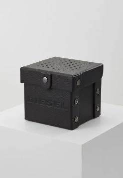 Diesel CRUSHER - Montre à affichage digital qualité absolue montres et bijoux boucle ardillon male -Boutique France Diesel 61927df1c59b41199b57204b65cfd5af