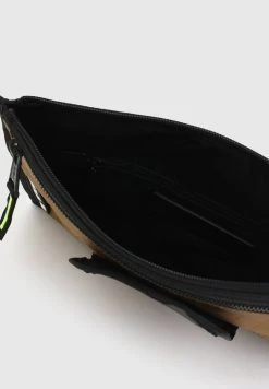 Diesel IGA - Sac bandoulière Remise En Ligne sacs fermeture éclair homme -Boutique France Diesel 61beaf57dc56424e9f81933488640585