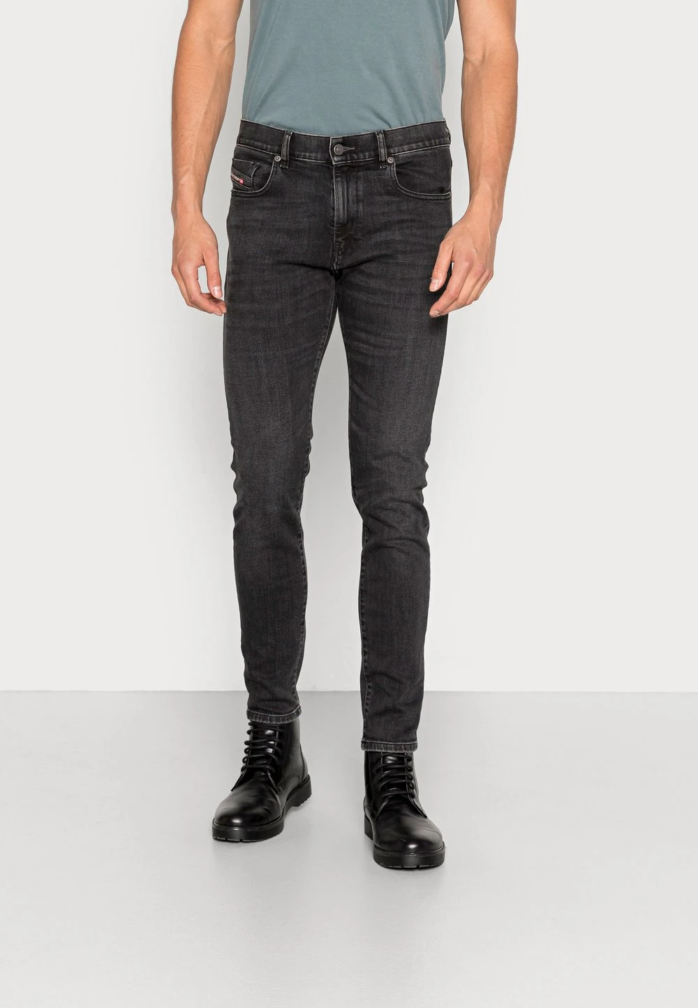 Diesel 2019 D-STRUKT - Jean droit Rabais jeans normale male 1 Diesel 2019 D-STRUKT - Jean droit Rabais jeans normale male