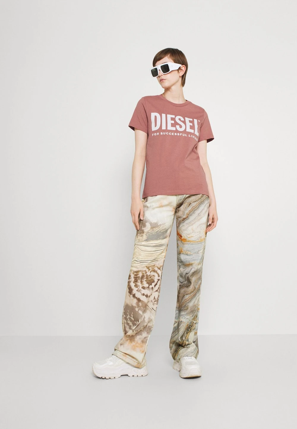 Diesel Prix Compétitif SILY LOGO - T-shirt imprimé t-shirts col rond female 2 Diesel Prix Compétitif SILY LOGO - T-shirt imprimé t-shirts col rond female – Image 2