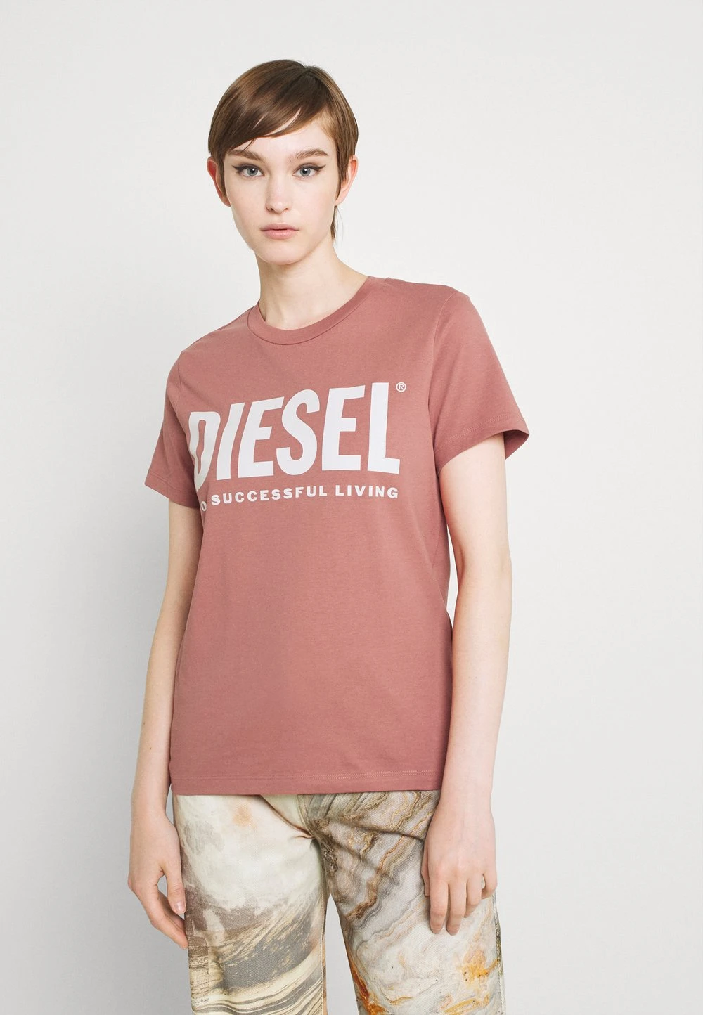 Diesel Prix Compétitif SILY LOGO - T-shirt imprimé t-shirts col rond female 1 Diesel Prix Compétitif SILY LOGO - T-shirt imprimé t-shirts col rond female