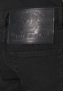 Diesel Soldes En Ligne Jean slim jeans normale homme -Boutique France Diesel 6e09ab2788764a05936d7d84abadcd5d