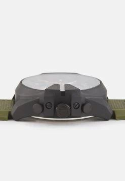 Diesel MEGA CHIEF - Montre à aiguilles Prix Dynamité montres et bijoux boucle ardillon homme -Boutique France Diesel 746156b21fe945cfb3b4053c24c70fc6