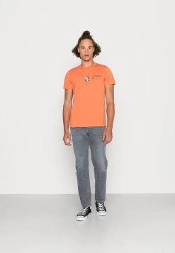 Diesel Meilleure qualité T DIEGOR C5 - T-shirt imprimé t-shirts & polos col rond homme -Boutique France Diesel 750ce03ca35e4c1e95f6504e1ded8389