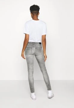 Diesel Remise En Ligne SLANDY LOW - Jeans Skinny normale femme -Boutique France Diesel 753833bb230147a68a79dc52ece55af3