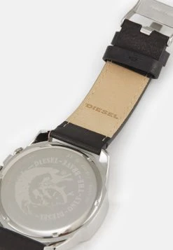 Diesel Prix Réduit MEGA CHIEF SET - Montre à aiguilles montres et bijoux boucle ardillon male -Boutique France Diesel 76be6bec880a413da2c904aaaef8b884