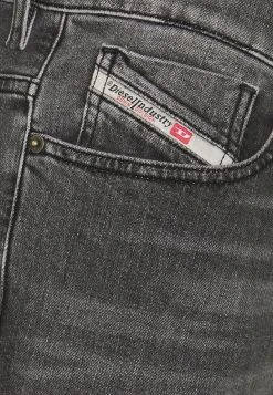 Promos Diesel D-FINING - Jeans fuselé normale male 18 Promos Diesel D-FINING - Jeans fuselé normale male -Boutique France Diesel 771acd8db8cf4c12ae6377b1621dc3bb