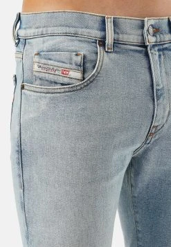 Diesel Soldes En Ligne Jean slim jeans basse homme -Boutique France Diesel 7755c09d4ca3400385b79de4bffea34e