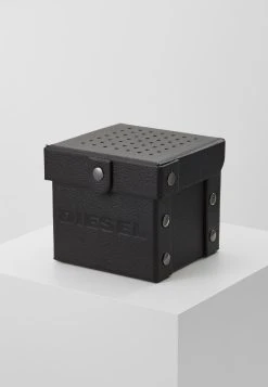 Prix Acceptable Diesel Montre à aiguilles montres et bijoux boucle déployante male -Boutique France Diesel 789ff570ef78476190eb6a5ca4624da9