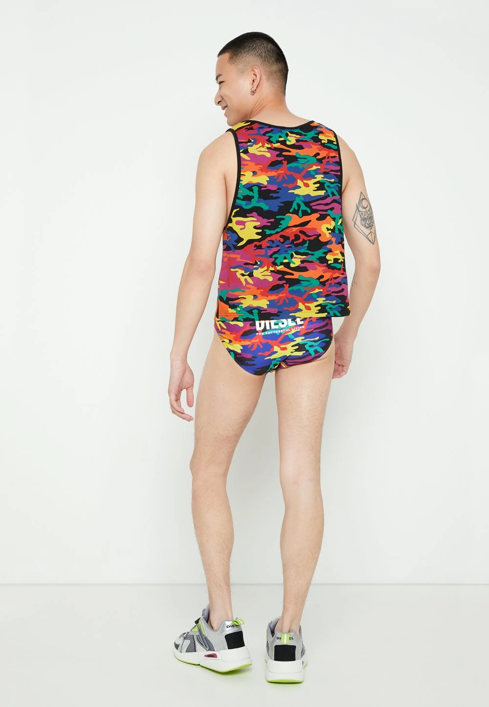 Diesel PRIDE CANNY UNISEX - Débardeur Prix Dynamité t-shirts col rond 3 Diesel PRIDE CANNY UNISEX - Débardeur Prix Dynamité t-shirts col rond – Image 3