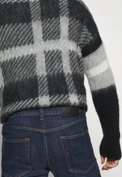 Diesel Promos Jean droit jeans normale homme -Boutique France Diesel 7a51c9e5576d49ec8cd63576d0d8e009