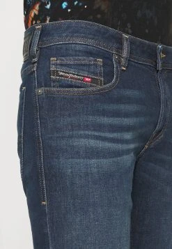 Diesel Prix Refroidis ZATINY-X - Jean bootcut jeans normale homme -Boutique France Diesel 7abd7410153c4aacbf545171eb67ebdc