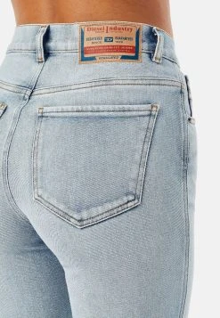Diesel Jean droit Produit de première qualité jeans normale femme -Boutique France Diesel 7c486891dbf14cdeae4f200abfa3c5bf