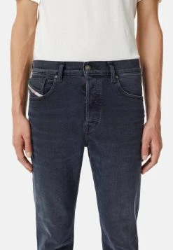 Diesel Soldes Jean droit jeans normale homme -Boutique France Diesel 82282eb2b0b1485b9498a8867207ac2c