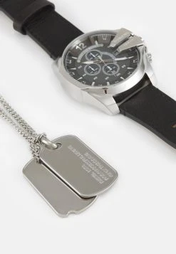 Diesel Prix Réduit MEGA CHIEF SET - Montre à aiguilles montres et bijoux boucle ardillon male -Boutique France Diesel 829c4a63ab454e35ba33fcd4df9f77f4