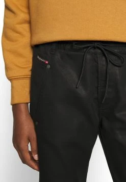 Diesel D-KRAILEY-SP-NE JOGGJEANS - Pantalon classique Remise En Ligne pantalons haute femme -Boutique France Diesel 85f540ce0b274830ab65f0356275c5eb