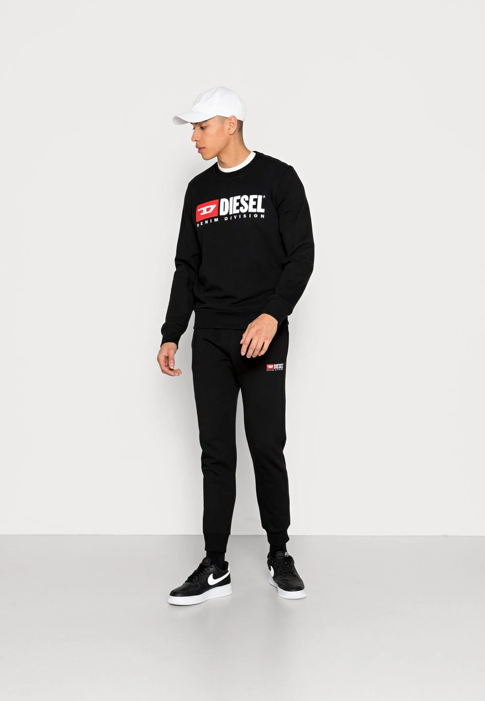 Diesel Prix Équitable P TARY DIV - Pantalon de survêtement pantalons normale homme 2 Diesel Prix Équitable P TARY DIV - Pantalon de survêtement pantalons normale homme – Image 2