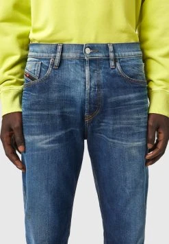 Diesel Jean droit Qualité Fiable jeans normale homme -Boutique France Diesel 8e1dbd63d6e04727bdb8838bd44b2397